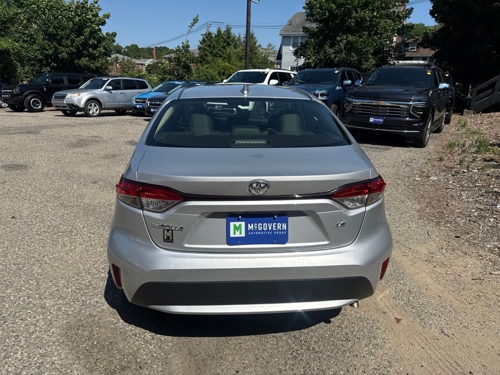 Used 2022 Toyota Corolla LE w/ LE Convenience Package FWD image 5