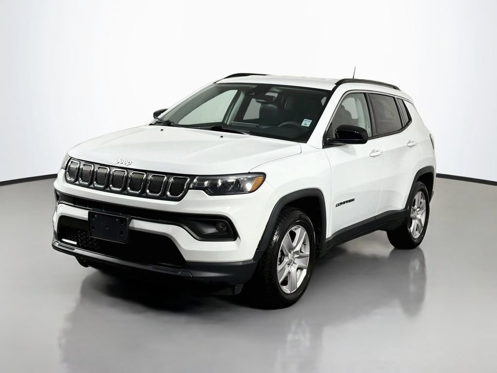 Used 2022 Jeep Compass Latitude FWD image 3