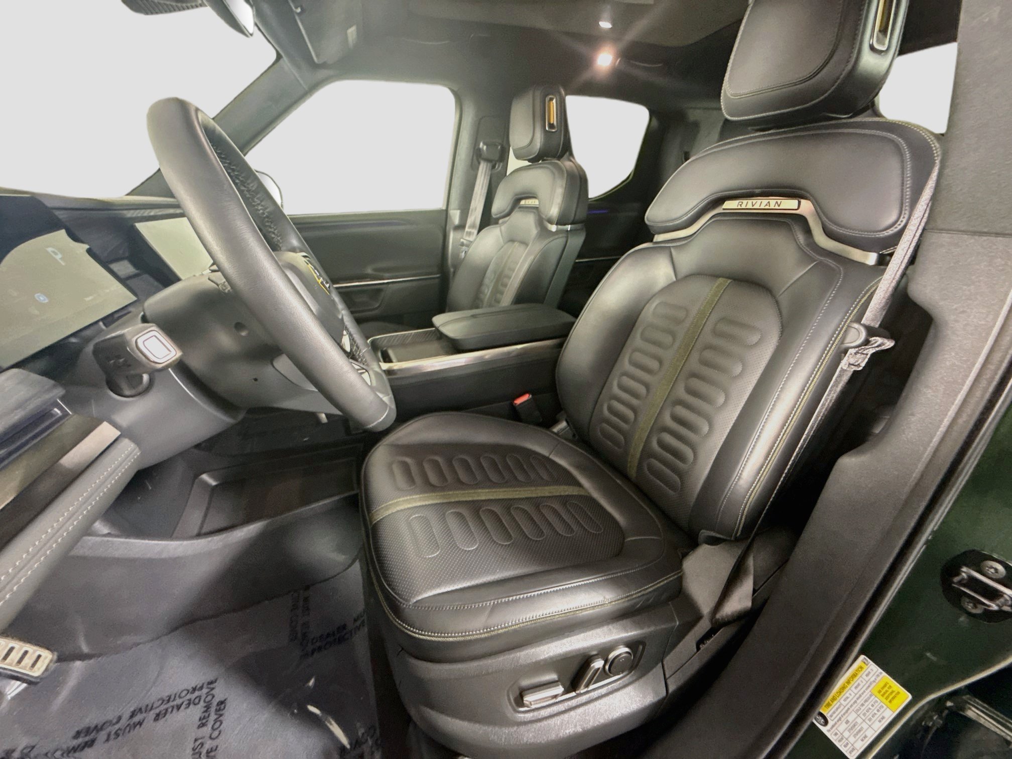 Used 2024 Rivian R1T Adventure AWD/4WD image 21