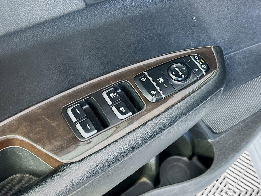 Used 2018 Kia Optima EX w/ Premium Package FWD image 16