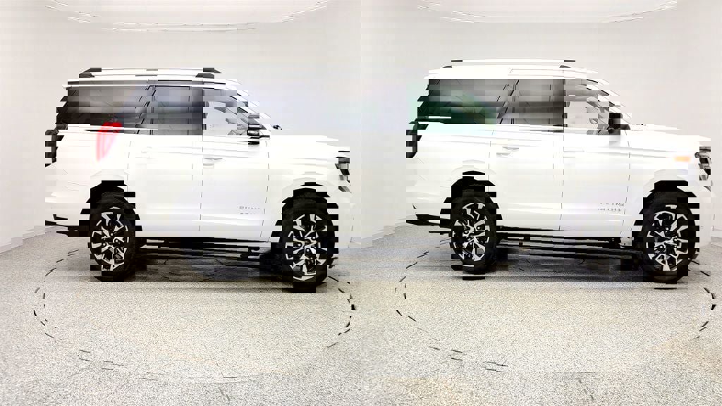 Used 2025 Ford Expedition Max Platinum image 4