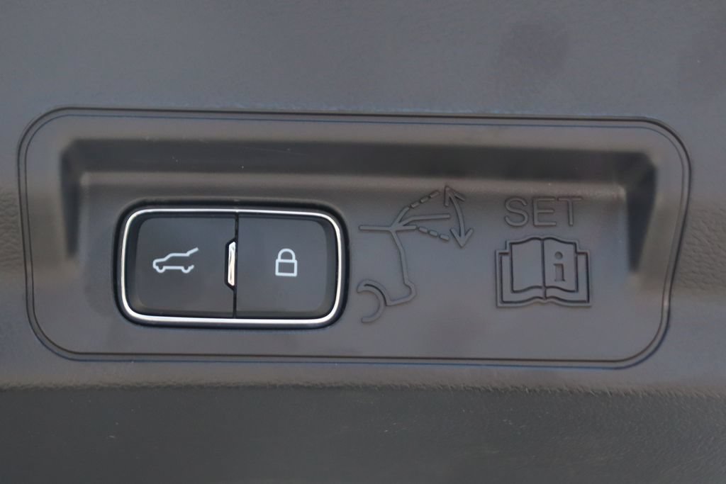 Used 2026 Ford Explorer ST-Line w/ ST-Line Street Pack AWD/4WD image 10