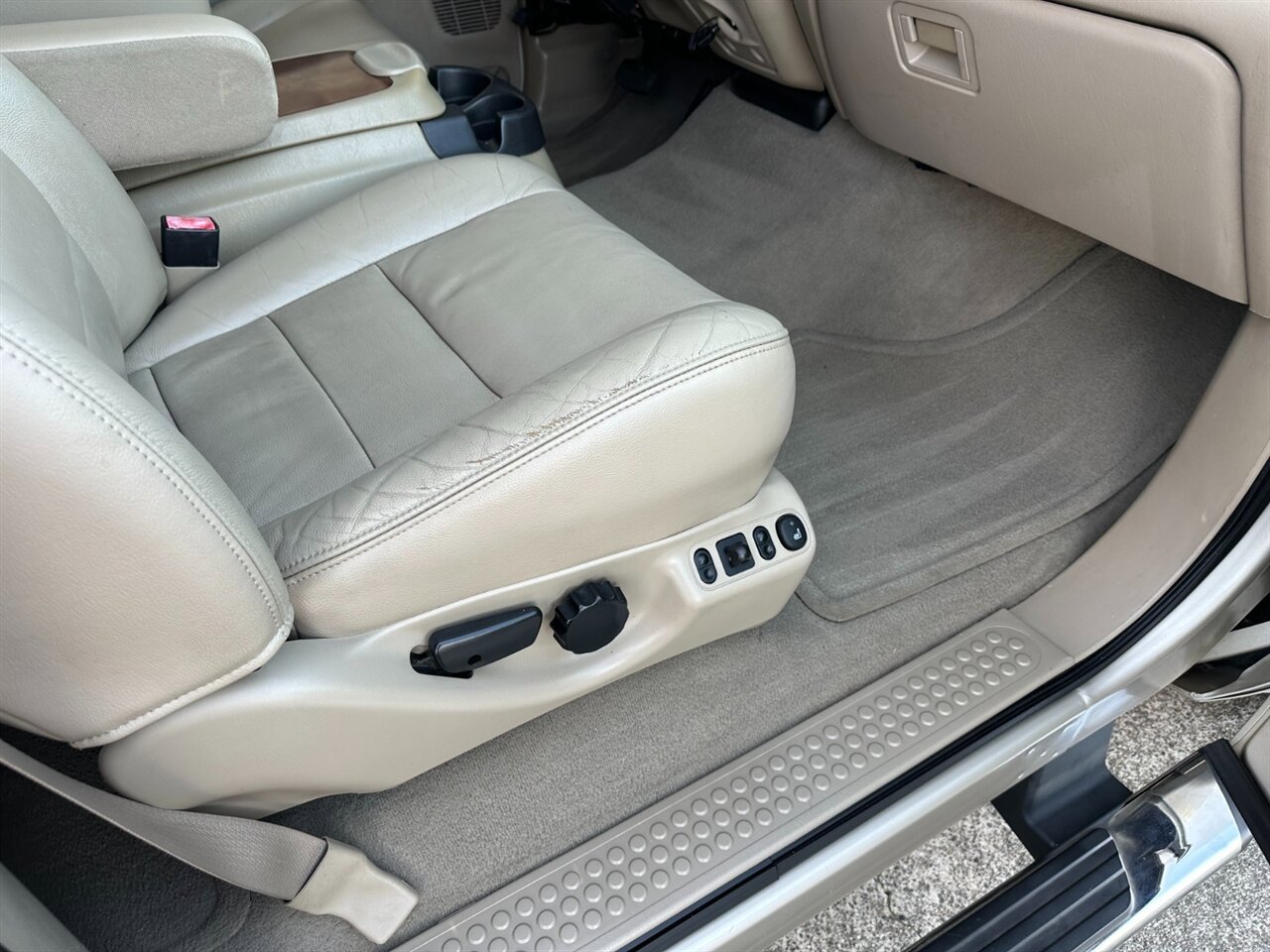 Used 2005 Ford Excursion Limited image 47