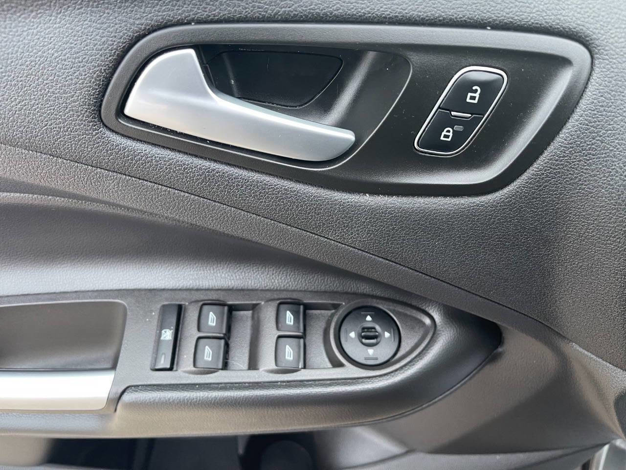 Used 2018 Ford Escape SE image 10