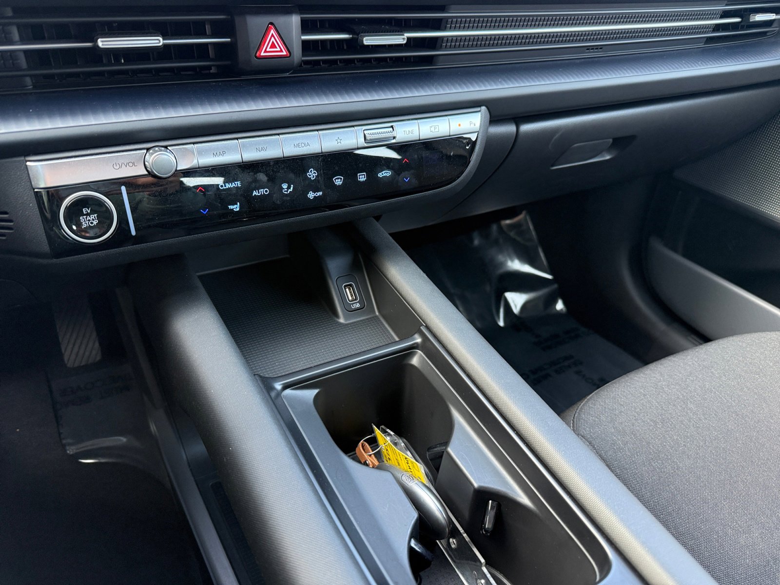 Certified 2025 Hyundai Ioniq 6 SE image 13