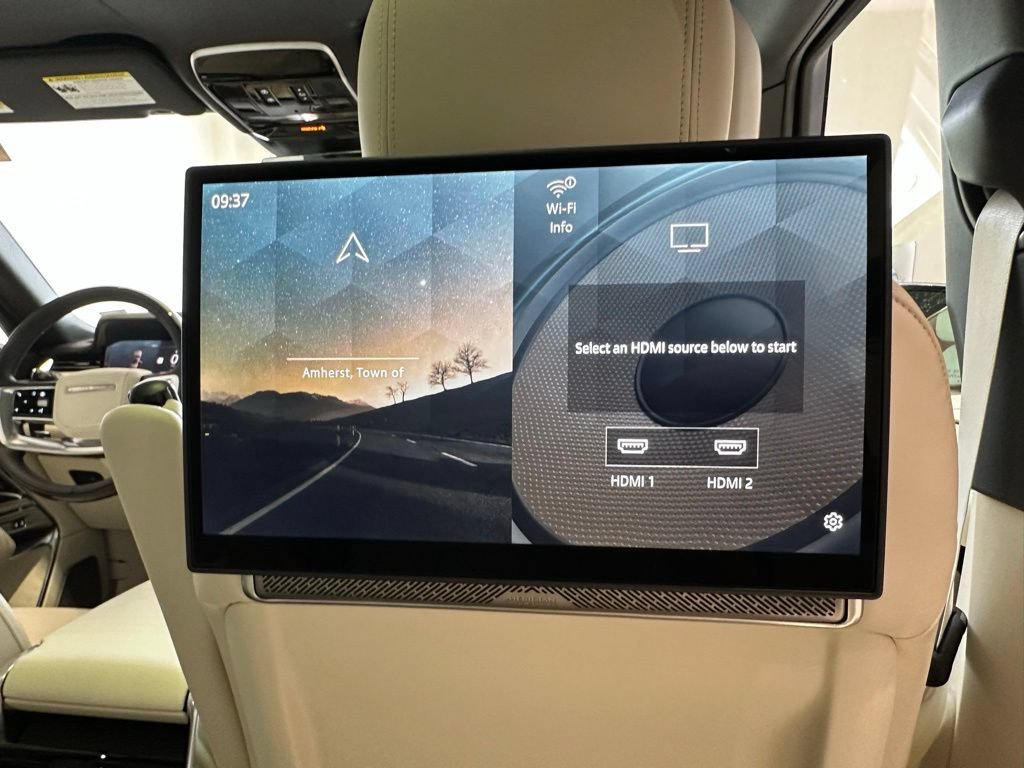 New 2025 Land Rover Range Rover Autobiography AWD/4WD image 17