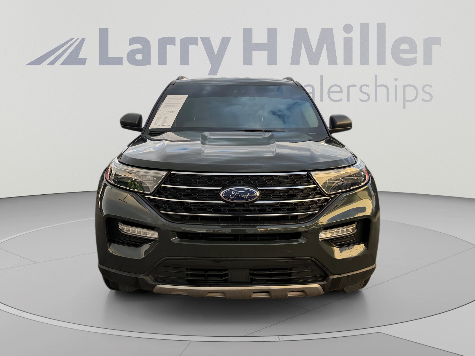 Used 2022 Ford Explorer XLT w/ Equipment Group 202A RWD image 8