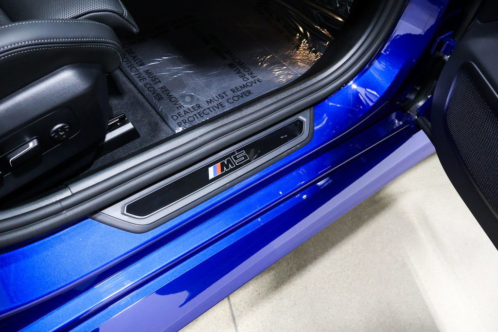 Used 2025 BMW M5 Touring image 57