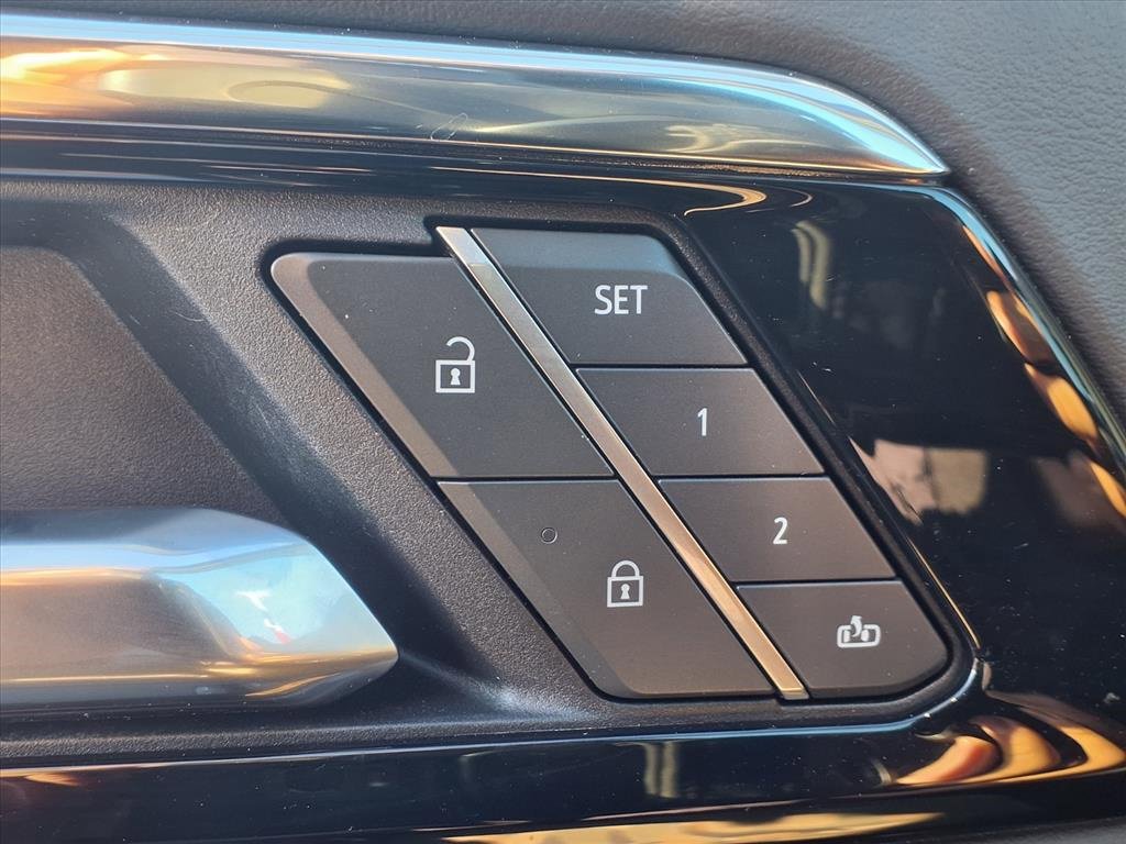 Used 2025 Chevrolet Tahoe LT image 11