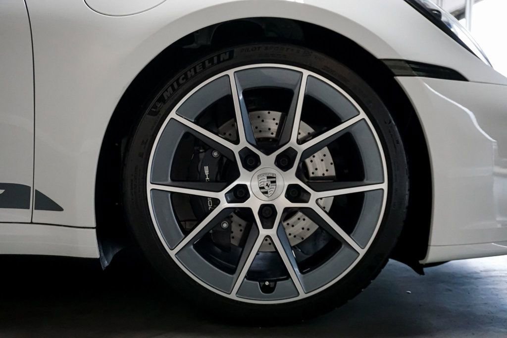 Used 2025 Porsche 911 Carrera T RWD image 44