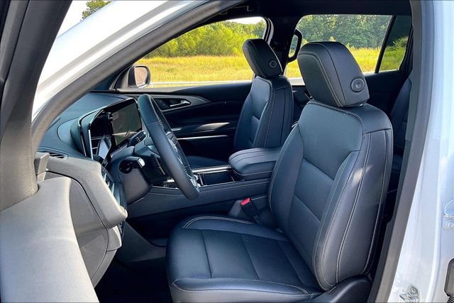 New 2027 Chevrolet Traverse LT FWD image 9