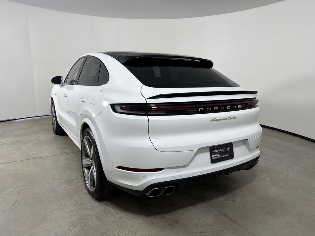 Certified 2024 Porsche Cayenne Turbo image 3