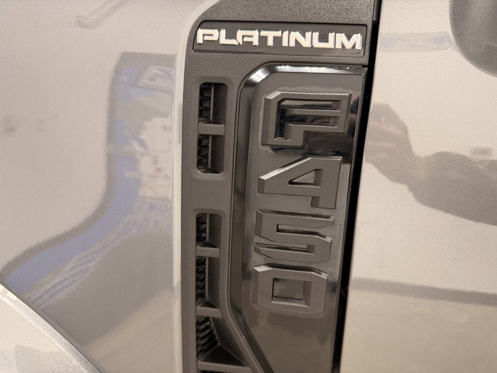 Used 2025 Ford F450 Platinum w/ FX4 Off-Road Package image 26
