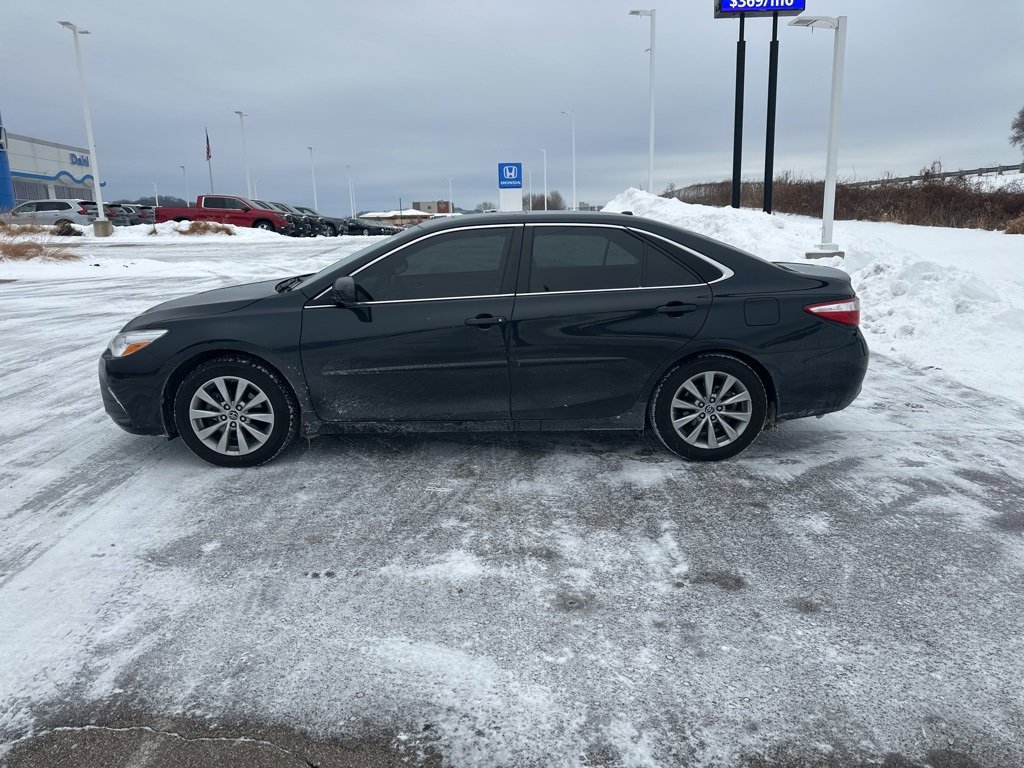 Used 2016 Toyota Camry XLE image 10