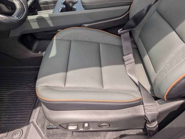 New 2026 GMC Acadia AT4 w/ Luxury Package AWD/4WD image 22