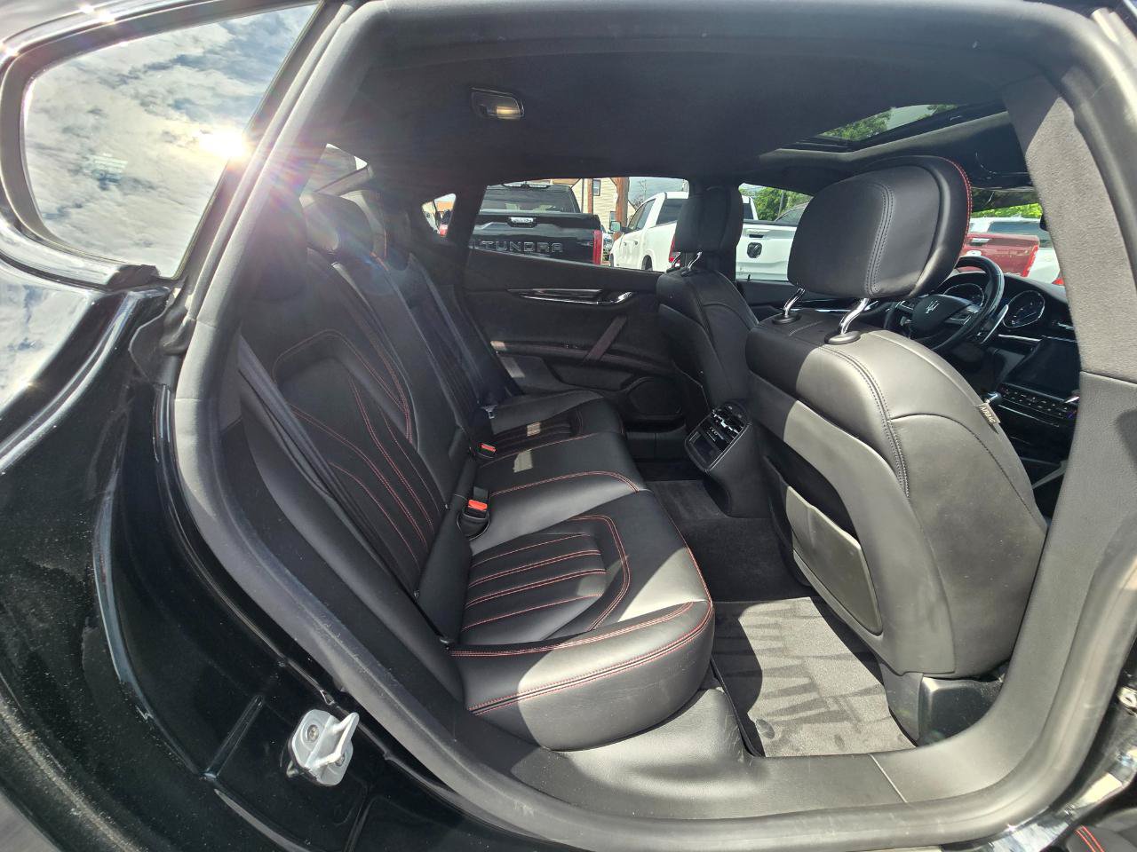 Used 2018 Maserati Quattroporte S Q4 AWD/4WD image 16