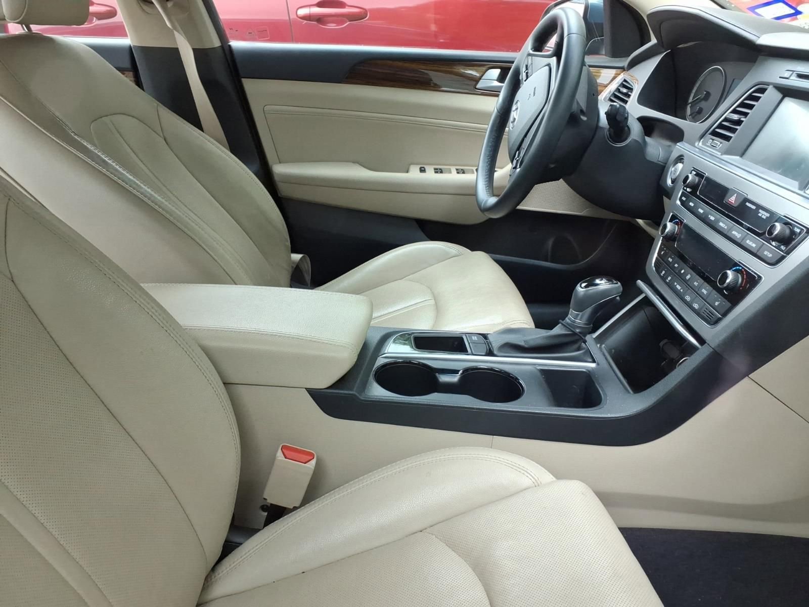 Used 2017 Hyundai Sonata Limited image 9