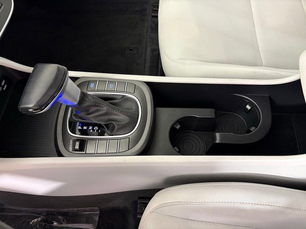 Used 2025 Hyundai Kona SEL image 30