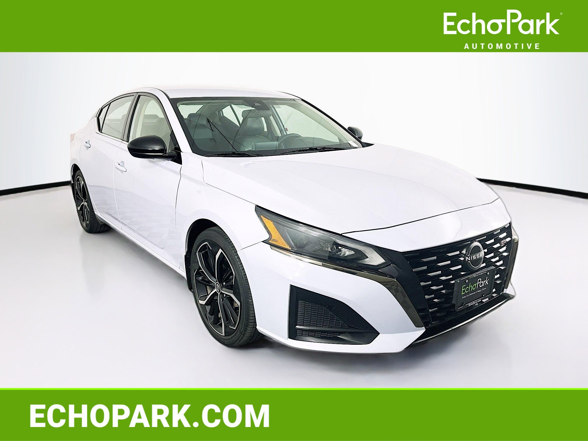 Used 2024 Nissan Altima 2.5 SR image 1