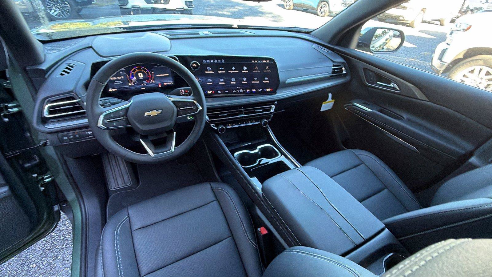 New 2027 Chevrolet Traverse LT w/ Driver Confidence Package FWD image 22