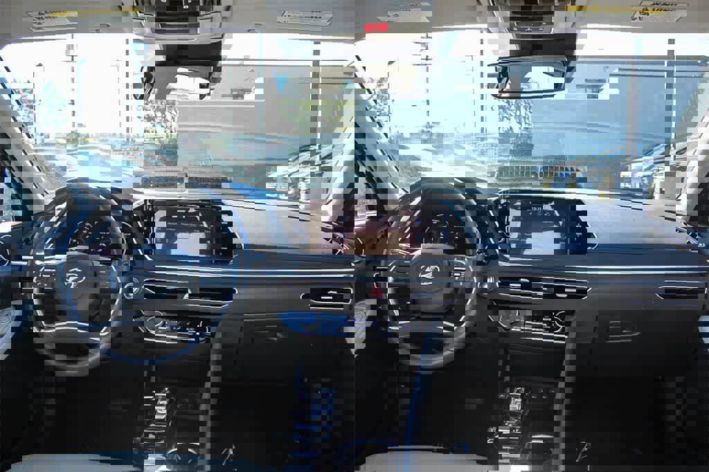 Certified 2023 Hyundai Sonata SEL w/ Convenience Package image 16