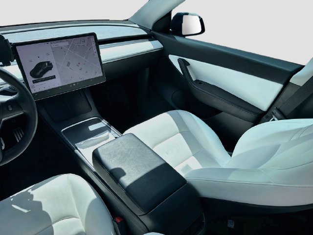 Used 2022 Tesla Model Y Performance AWD/4WD image 19