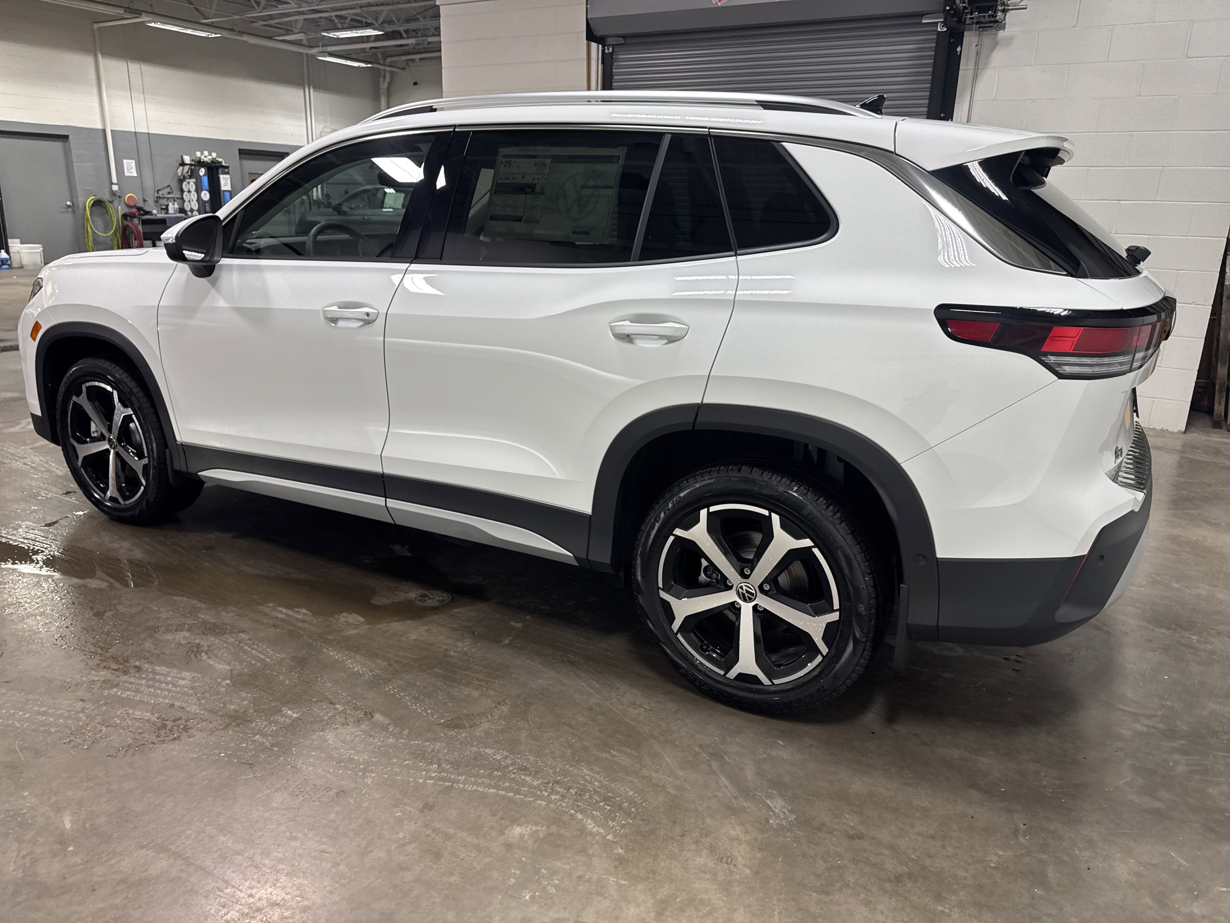 New 2026 Volkswagen Tiguan SE AWD/4WD image 5