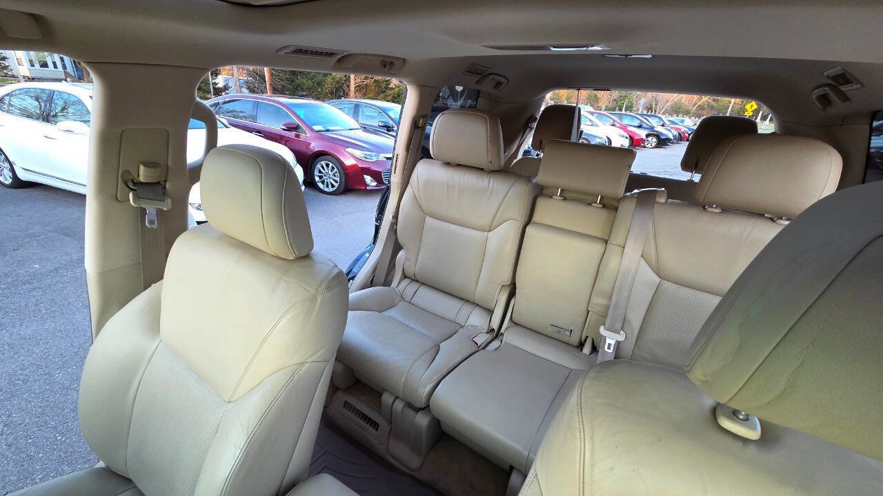Used 2011 Lexus LX 570 4WD image 29