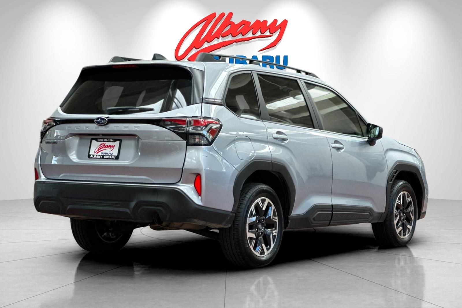 Used 2025 Subaru Forester Premium AWD/4WD image 4