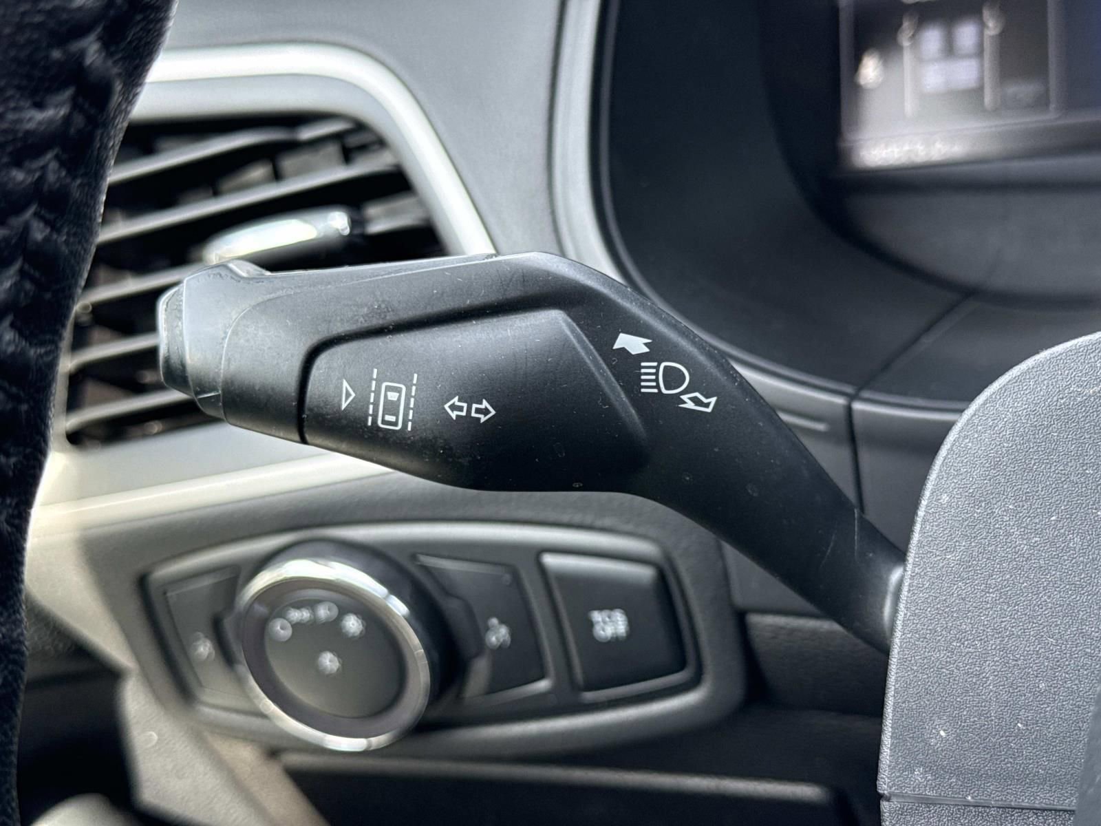 Used 2022 Ford Edge SEL AWD/4WD image 16