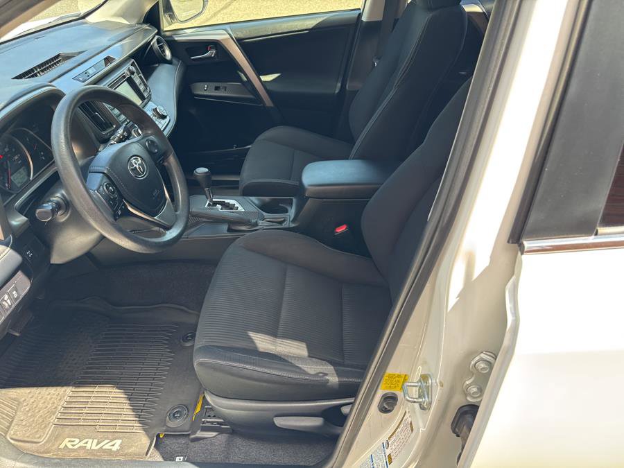 Used 2015 Toyota RAV4 XLE image 18