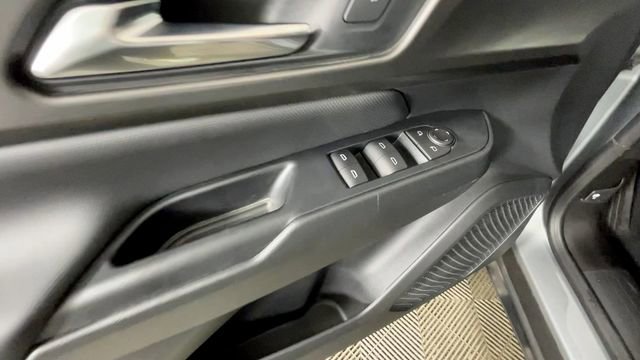 Used 2025 Chevrolet Equinox EV LT FWD image 18