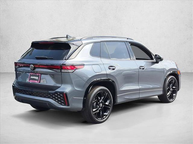 New 2026 Volkswagen Tiguan SE R-Line FWD image 2