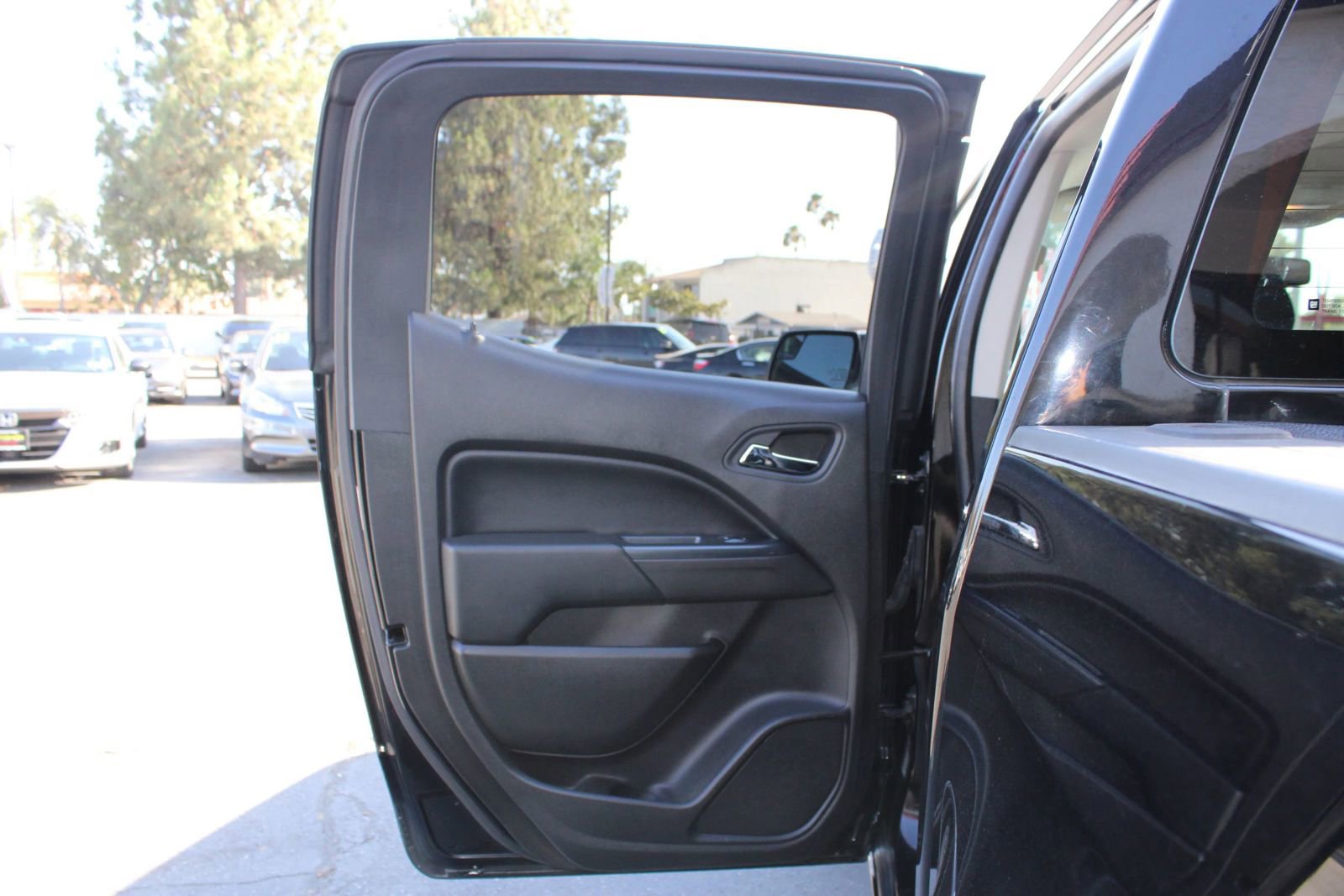 Used 2015 Chevrolet Colorado LT w/ LT Convenience Package RWD image 7