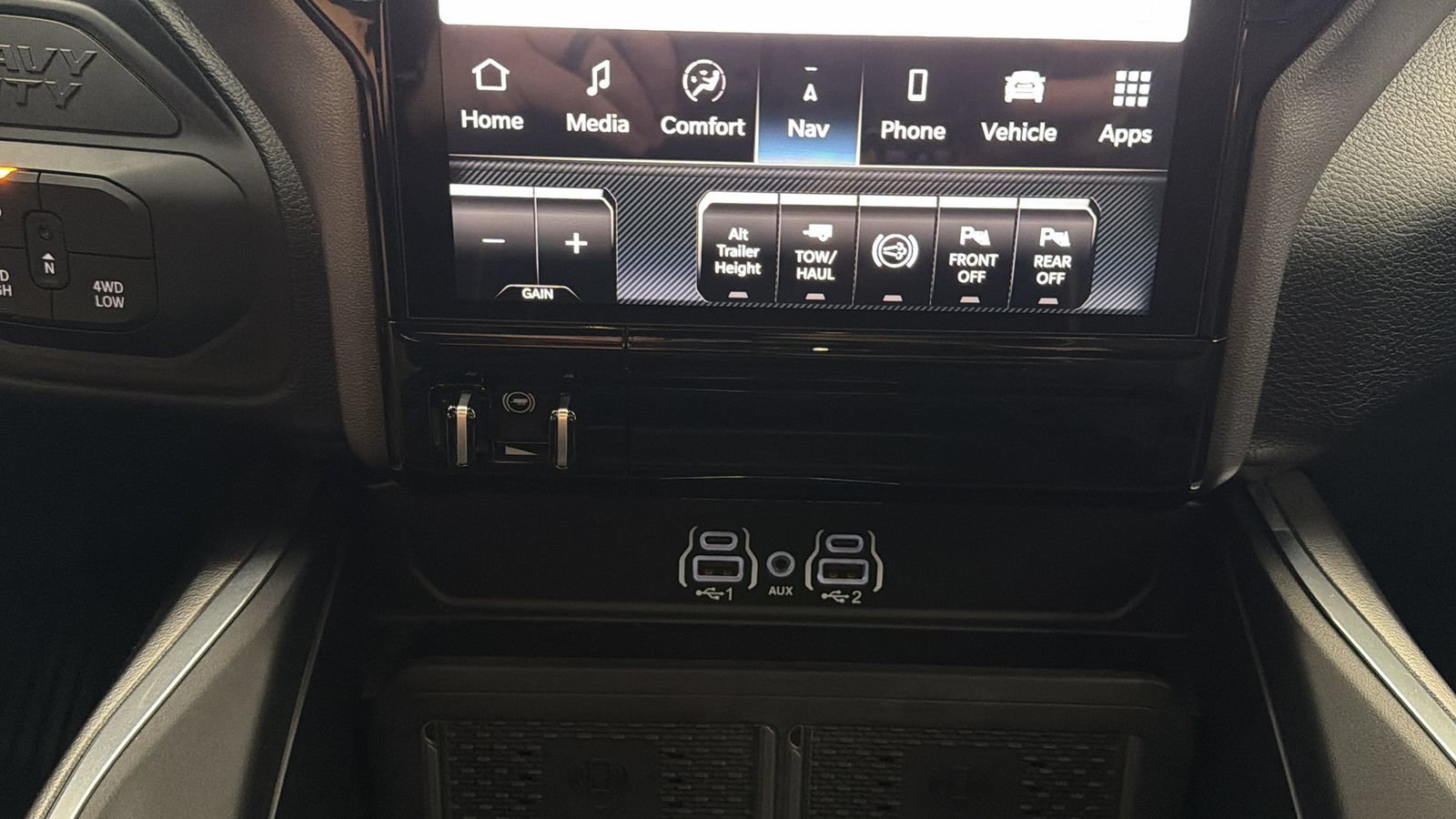 Used 2025 RAM 2500 Laramie AWD/4WD image 24