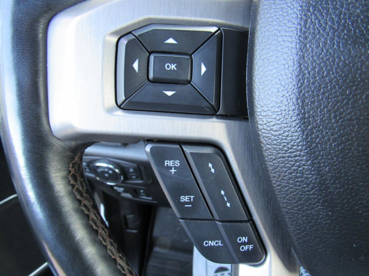 Used 2019 Ford F150 Platinum w/ Equipment Group 701A Luxury image 15