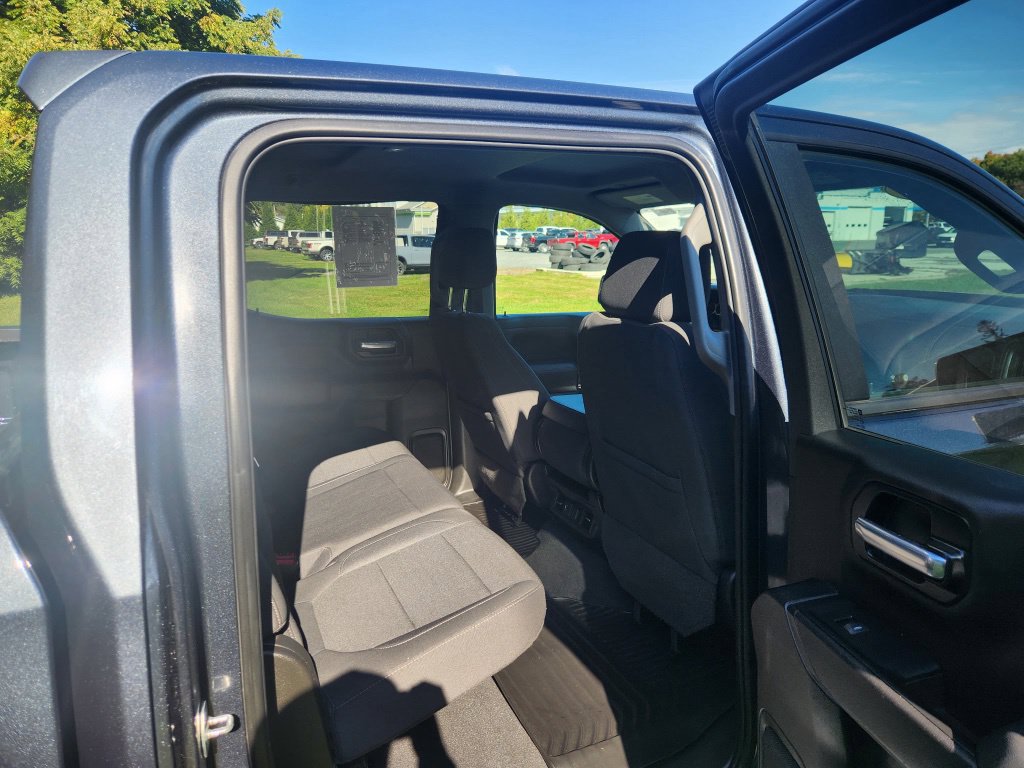 Used 2022 Chevrolet Silverado 1500 LT AWD/4WD image 19