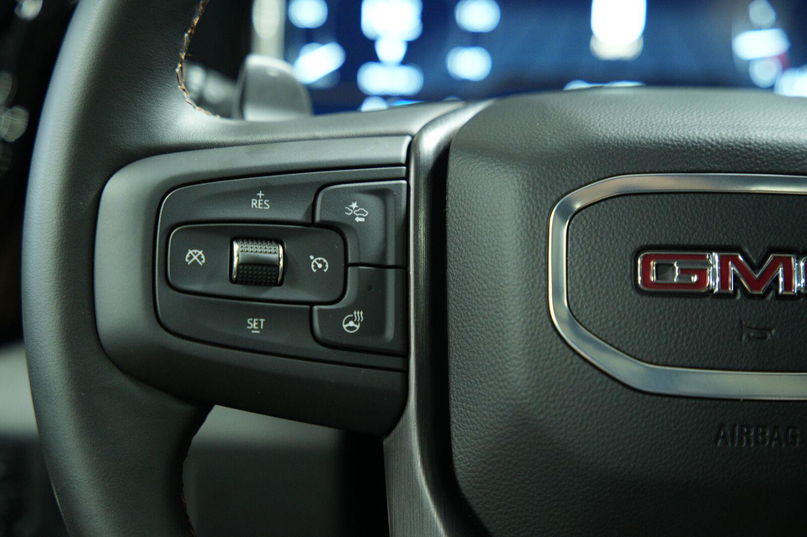 Used 2025 GMC Sierra 1500 AT4 w/ AT4 Premium Package AWD/4WD image 42