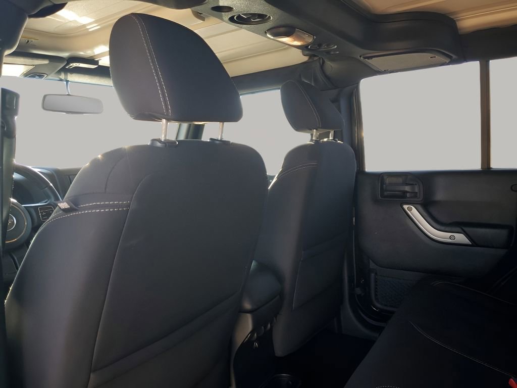 Used 2018 Jeep Wrangler Unlimited Sahara image 18