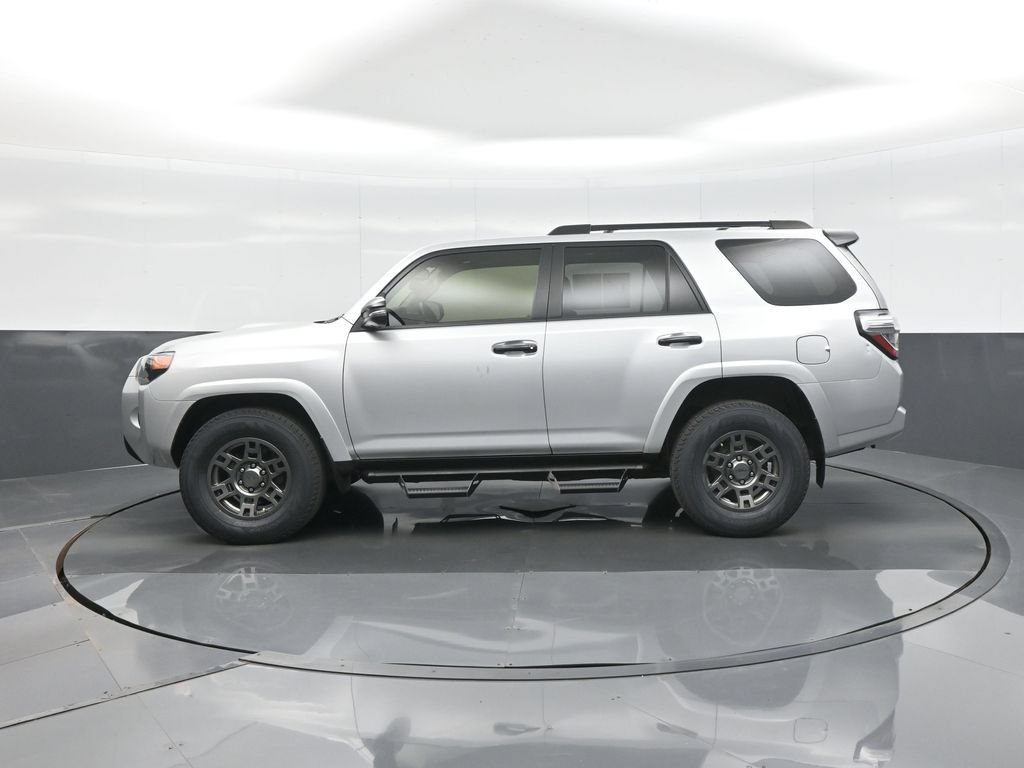 Certified 2020 Toyota 4Runner Venture w/ Moonroof Package AWD/4WD image 4