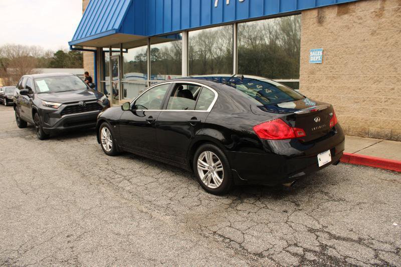 Used 2015 INFINITI Q40 4dr Sdn RWD w/ Moonroof Package image 3