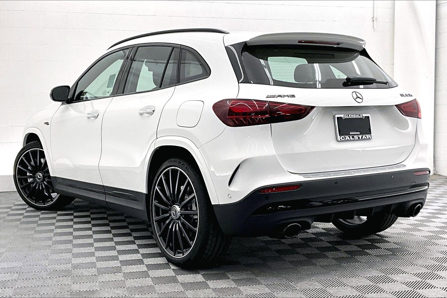 New 2026 Mercedes-Benz GLA 35 AMG 4MATIC image 2
