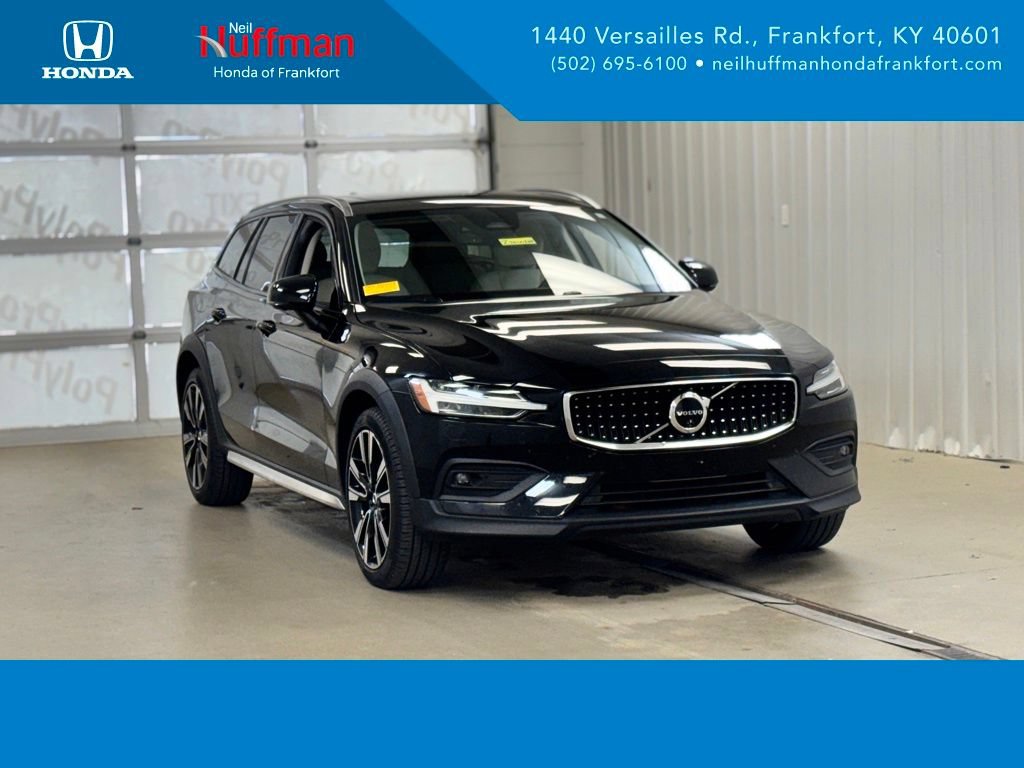 Used 2025 Volvo V60 B5 Cross Country Ultra w/ Protection Package Premier