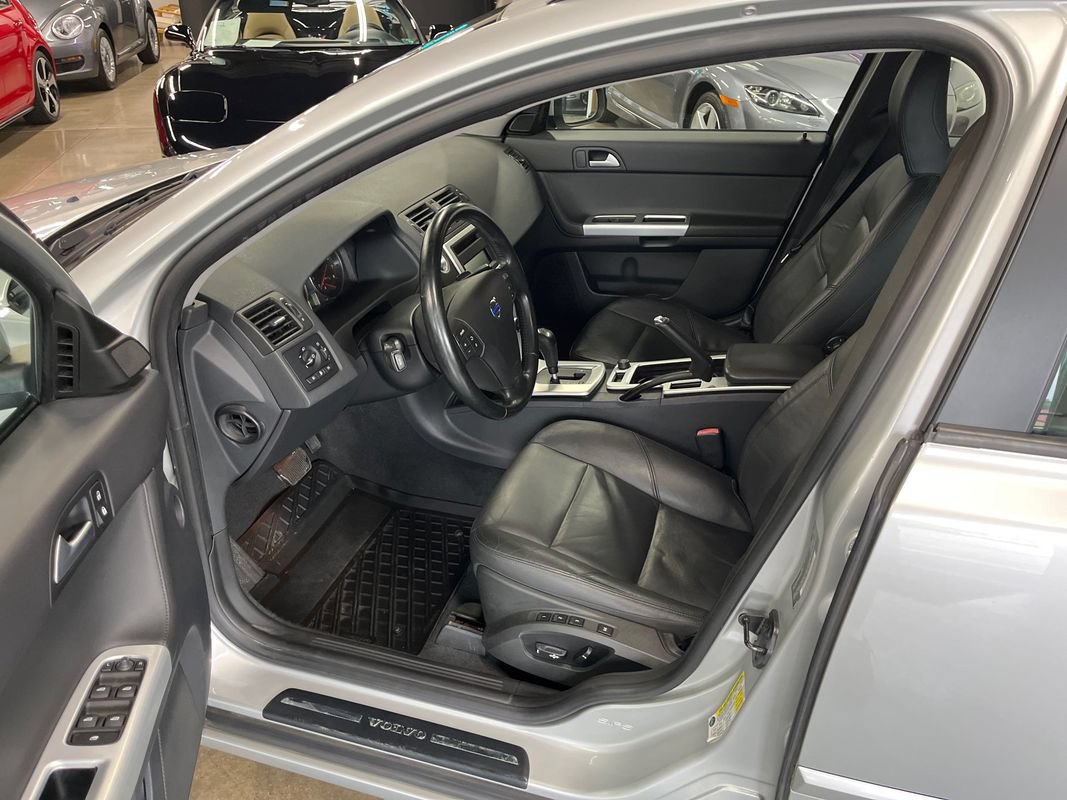 Used 2011 Volvo V50 T5 w/ Preferred Pkg FWD image 32