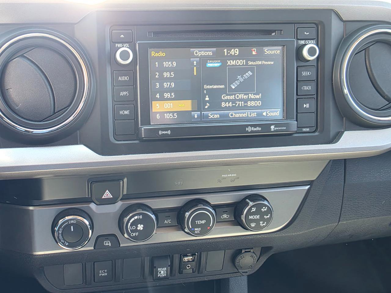 Used 2019 Toyota Tacoma SR5 AWD/4WD image 8