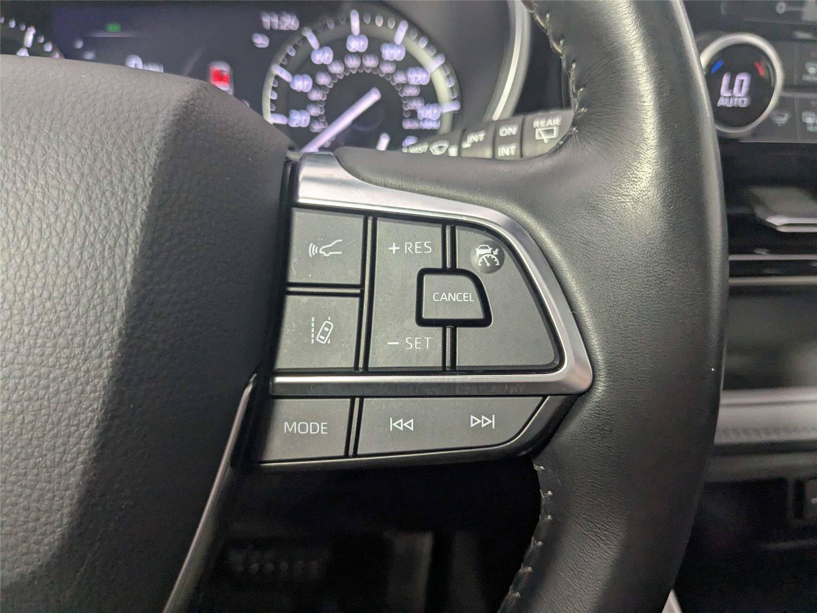 Certified 2020 Toyota Highlander XLE FWD image 20