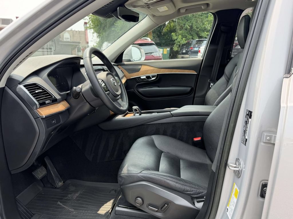 Used 2023 Volvo XC90 B6 Plus w/ Protection Package AWD/4WD image 16
