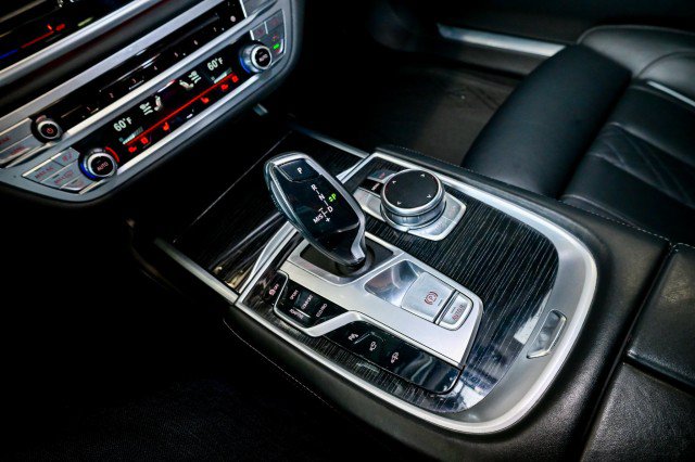 Used 2019 BMW 750i xDrive w/ M Sport Package AWD/4WD image 34