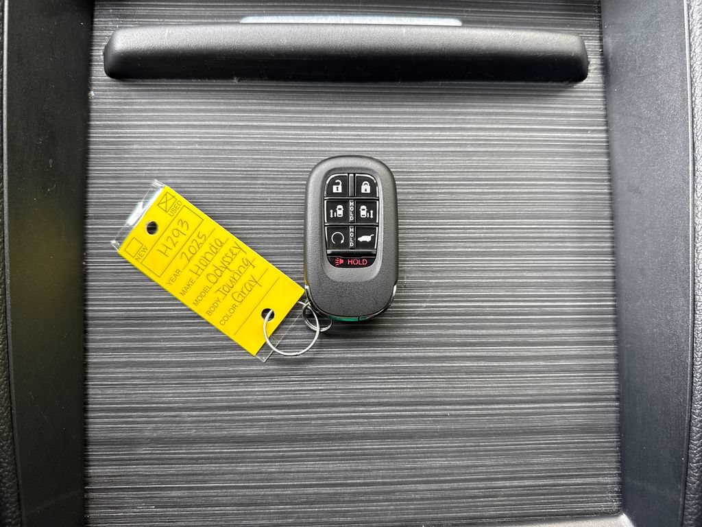 Used 2025 Honda Odyssey Touring image 34