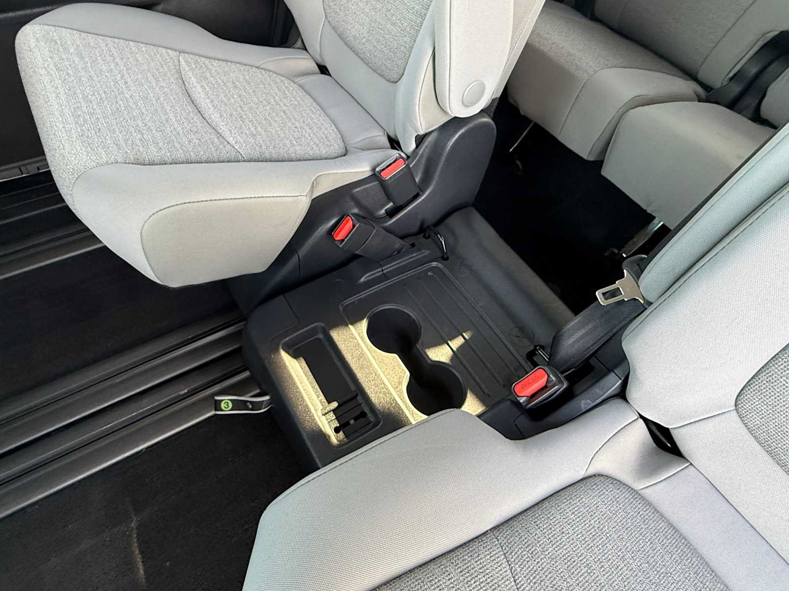 Certified 2026 Toyota Sienna LE AWD/4WD image 17